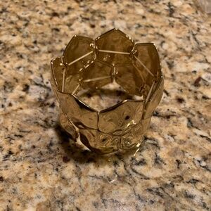 Claire’s Gold Stretch Cuff Bracelet